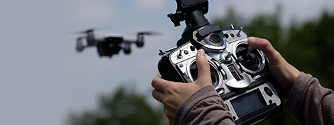 熟練のオペレーターによる安全・確実な作業